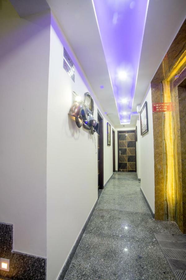 Hotel Harsha International Нью-Делі Екстер'єр фото